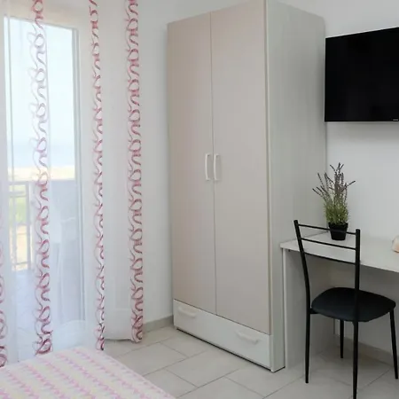 Torre Nave Frühstückspension Praia a Mare