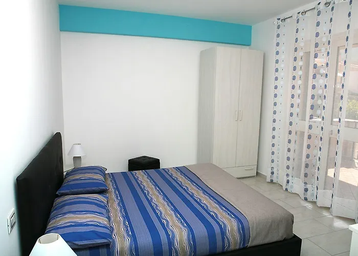 לינה וארוחת בוקר Torre Nave