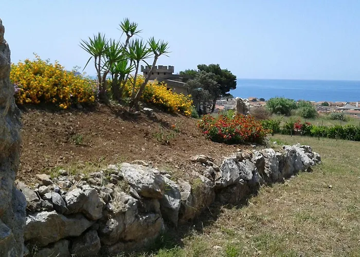 לינה וארוחת בוקר Torre Nave